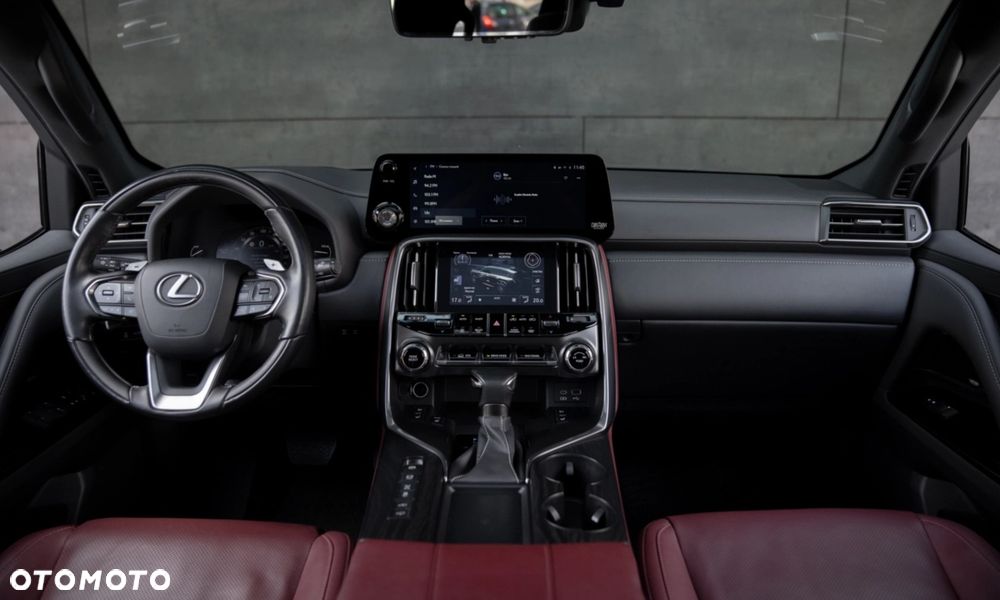 Lexus LX - 36