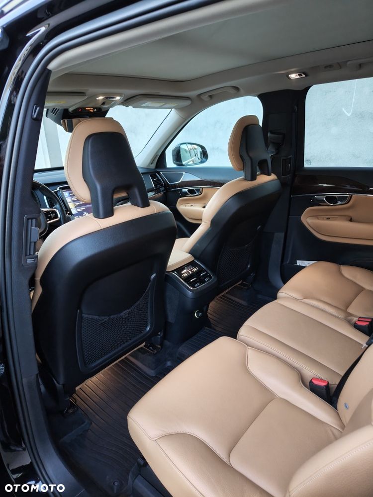 Volvo XC 90 - 8