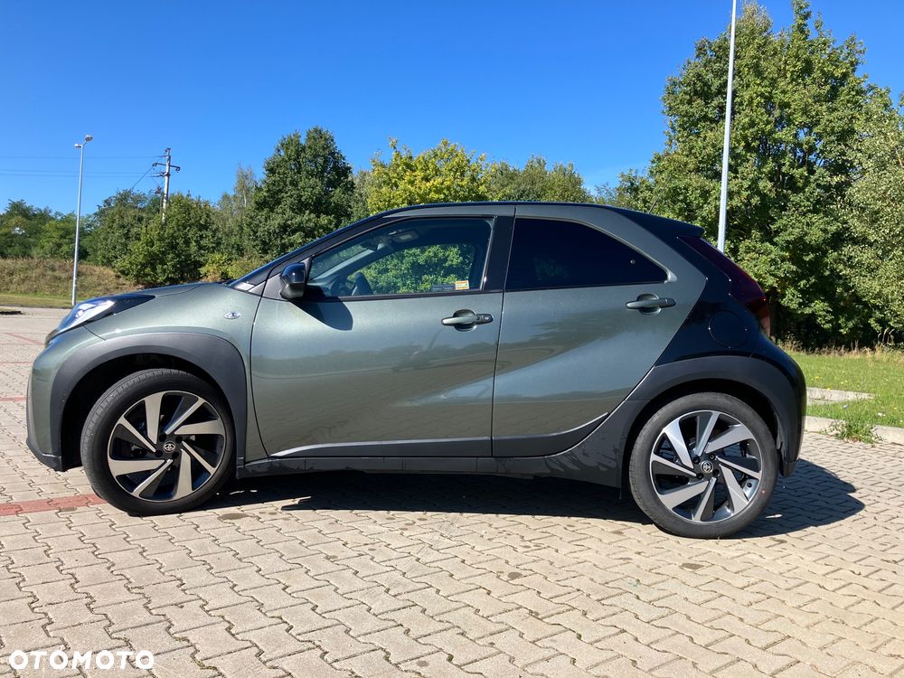 Toyota Aygo X 1.0 VVT-i Executive CVT - 2