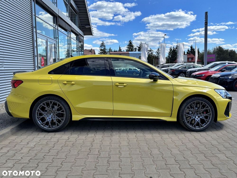 Audi RS3 Limousine - 10