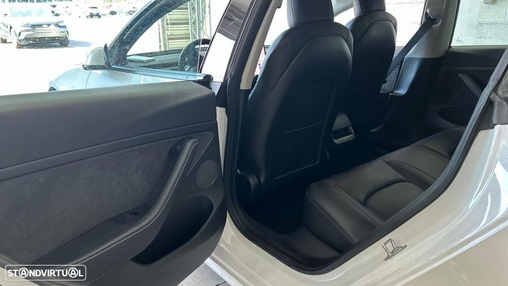 Tesla Model 3 - 6