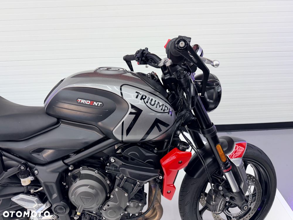 Triumph Trident - 22
