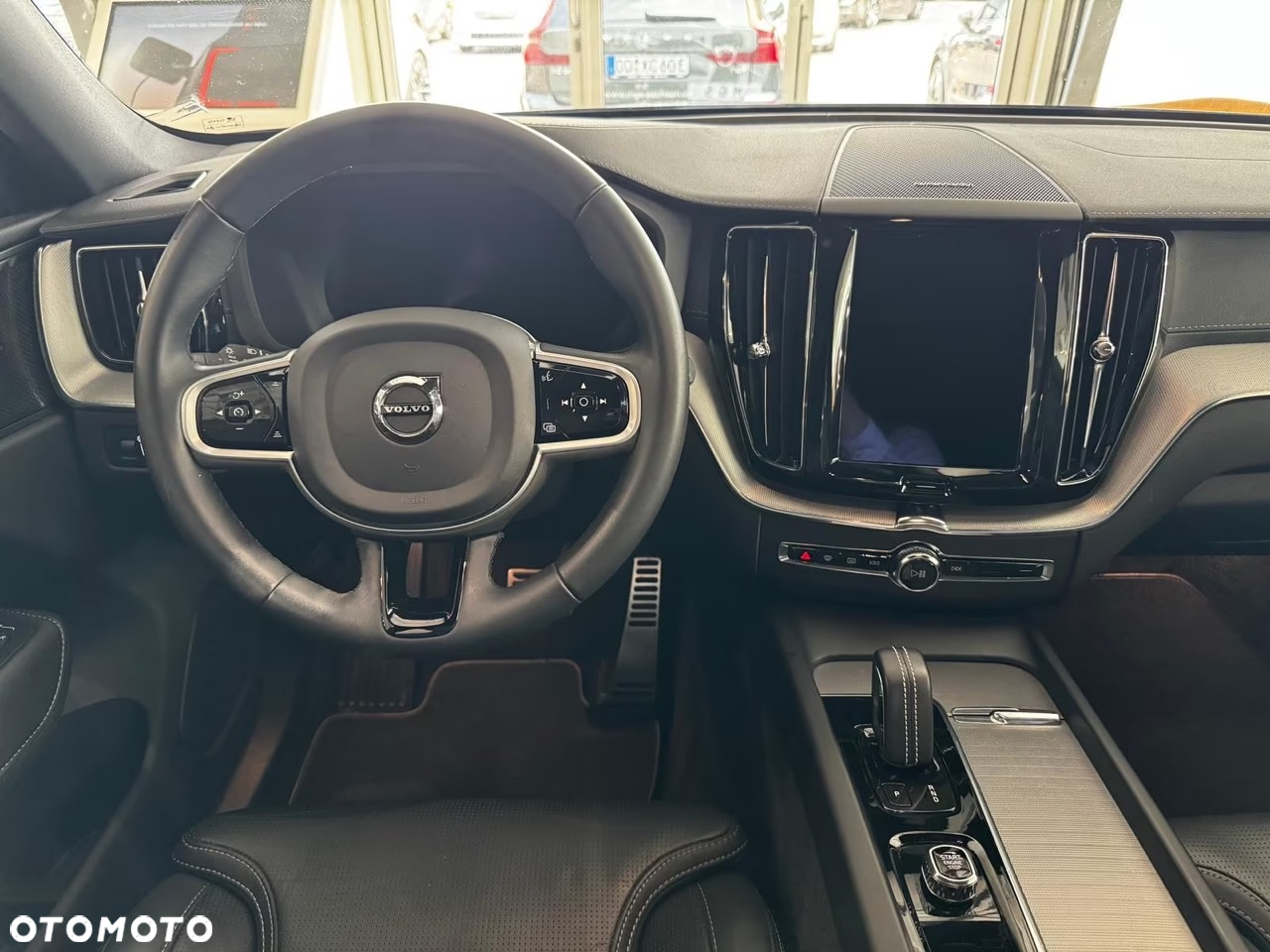 Volvo XC 60 B4 D AWD Plus Dark - 12