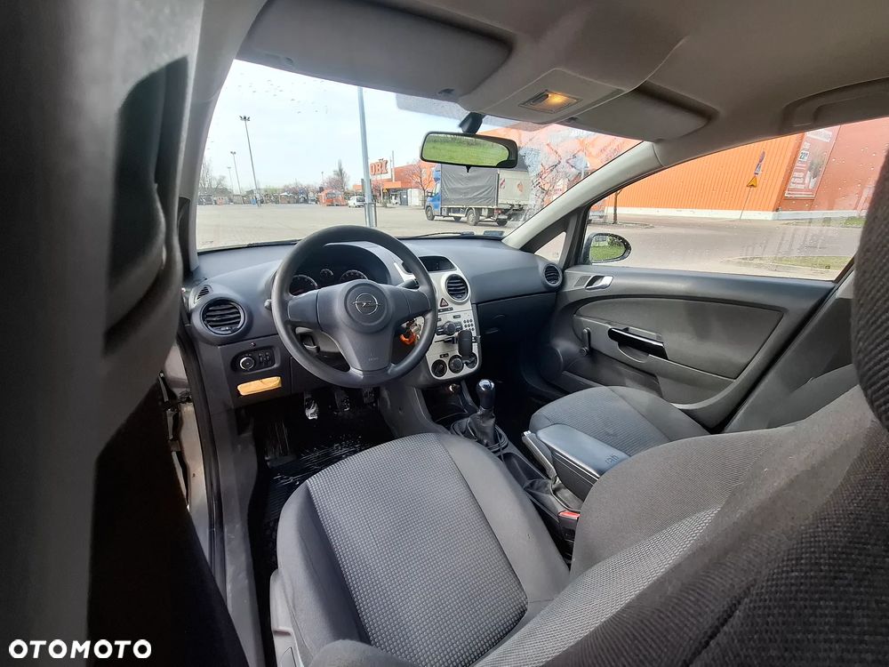 Opel Corsa 1.2 16V Essentia - 8