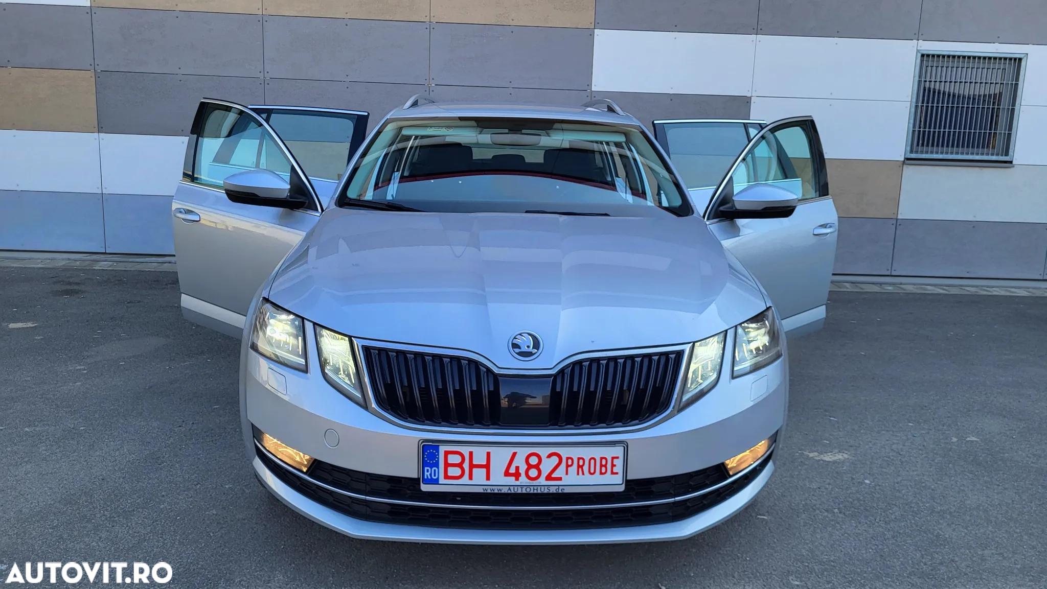 Skoda Octavia Combi 2.0 TDI (Green tec) DSG Style - 10