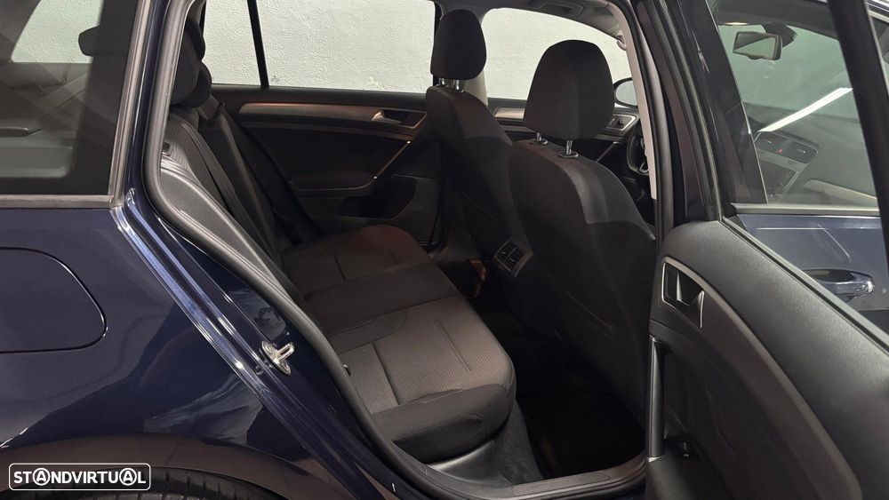 VW Golf Variant 1.6 TDi Confortline - 19