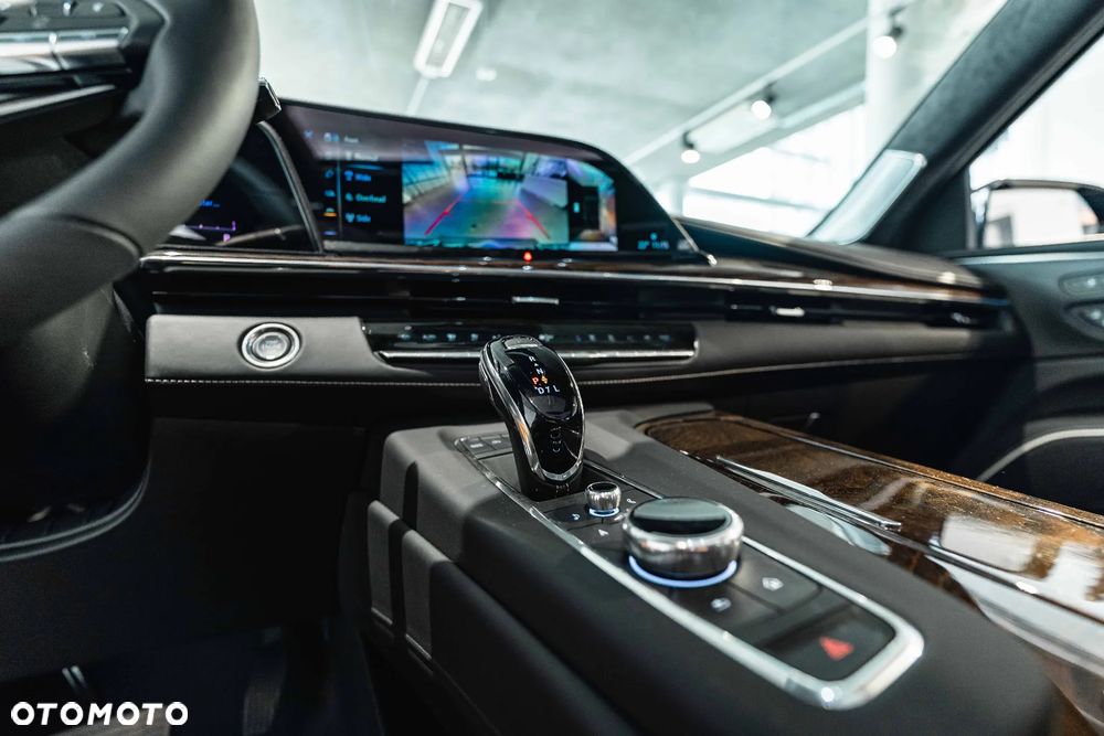 Cadillac Escalade - 33