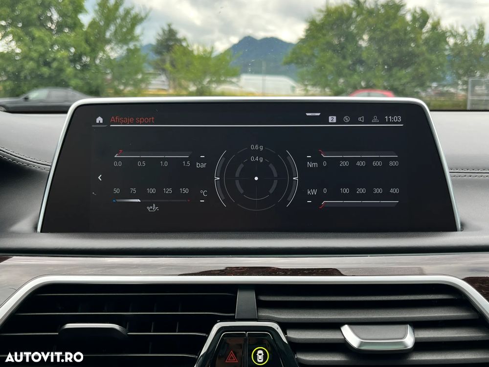 BMW Seria 7 750i xDrive - 36