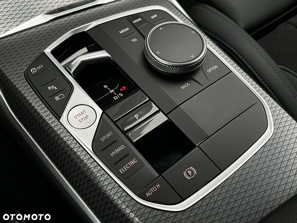 BMW Seria 3 330e PHEV xDrive M Sport - 25