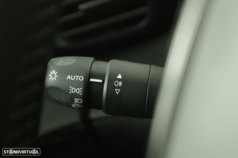 Peugeot 208 1.2 PureTech Active - 17