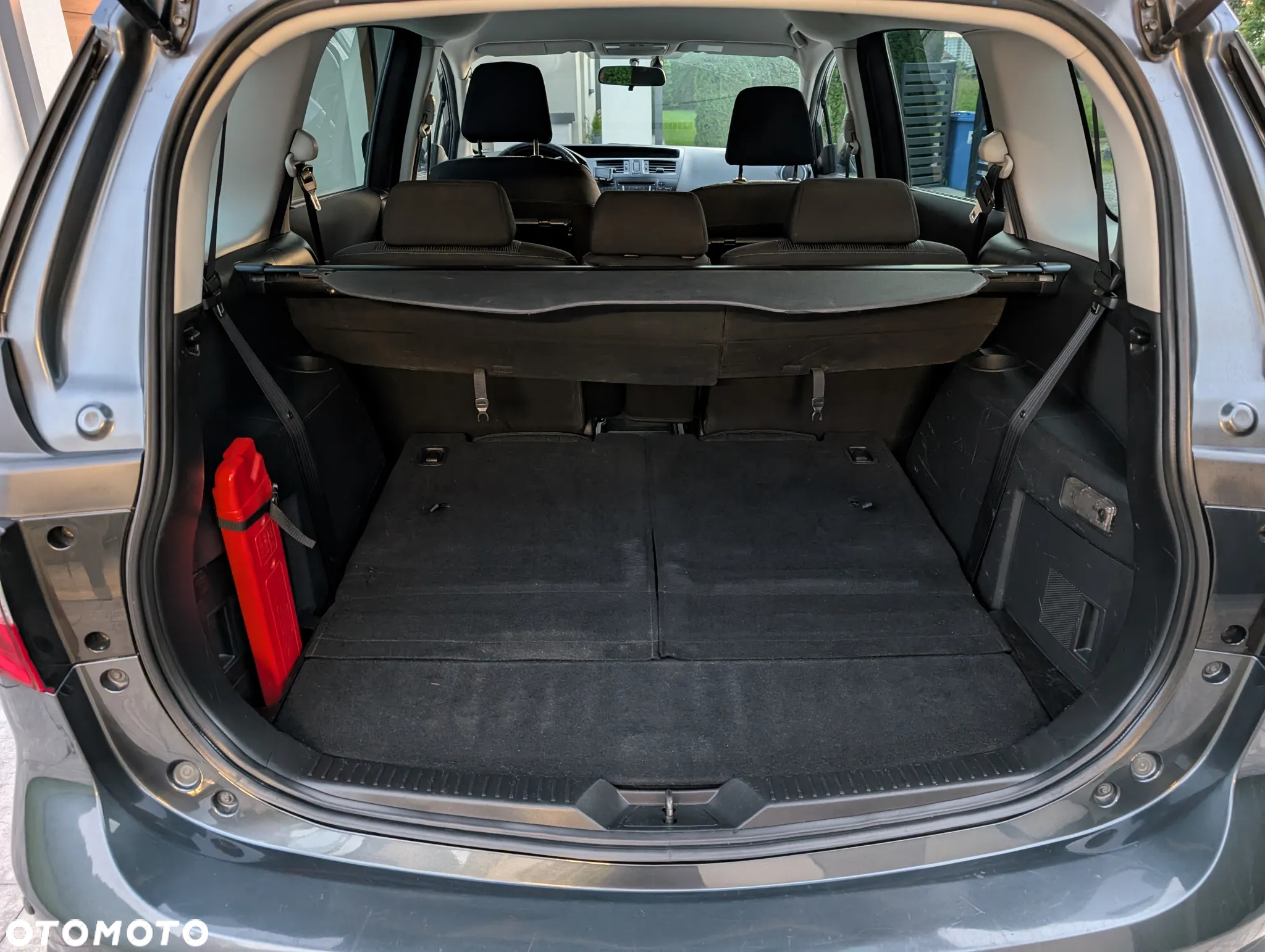 Mazda 5 - 10