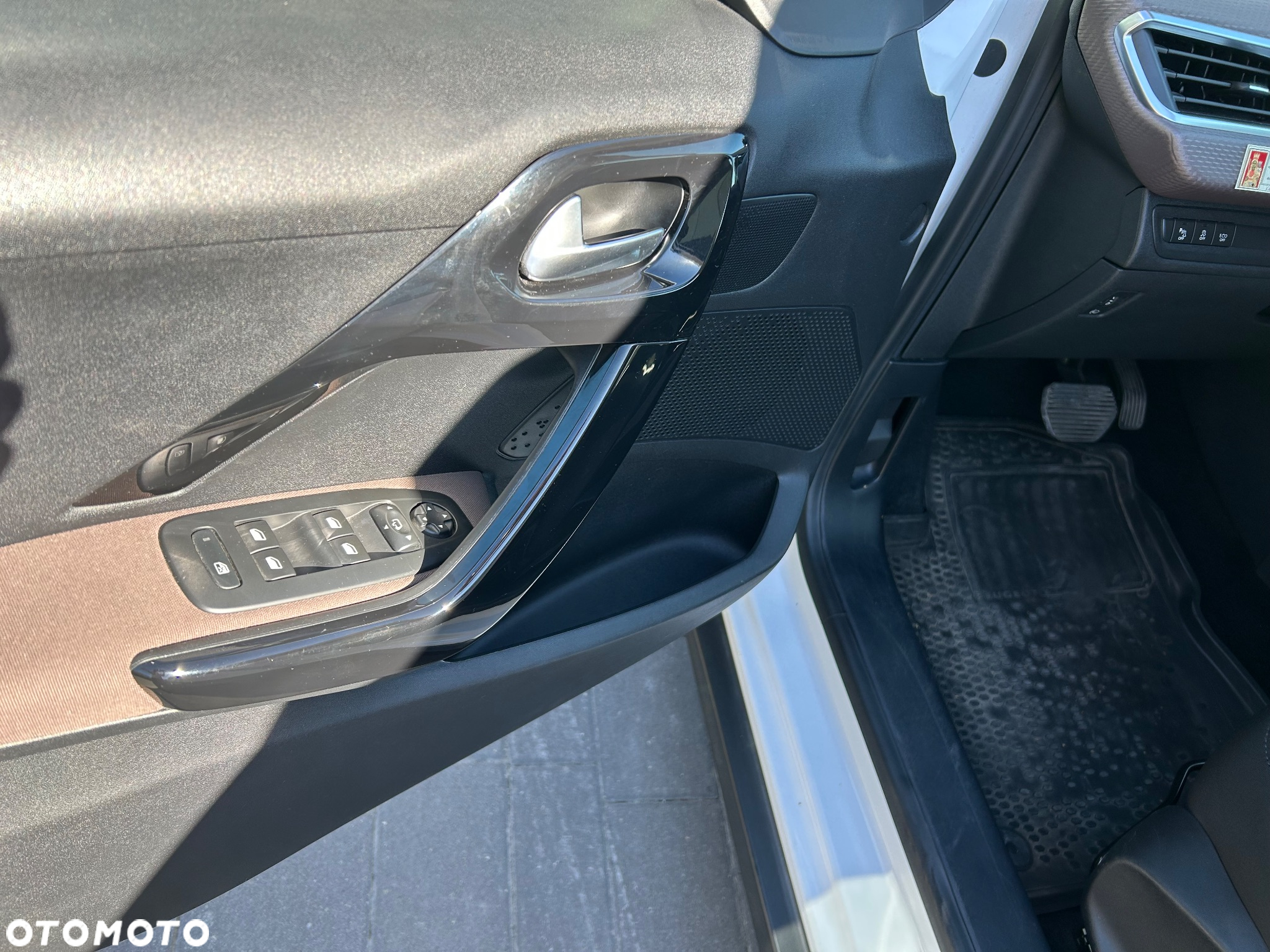Peugeot 2008 - 13