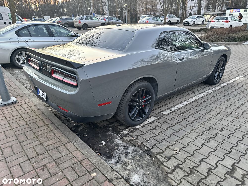 Dodge Challenger - 7