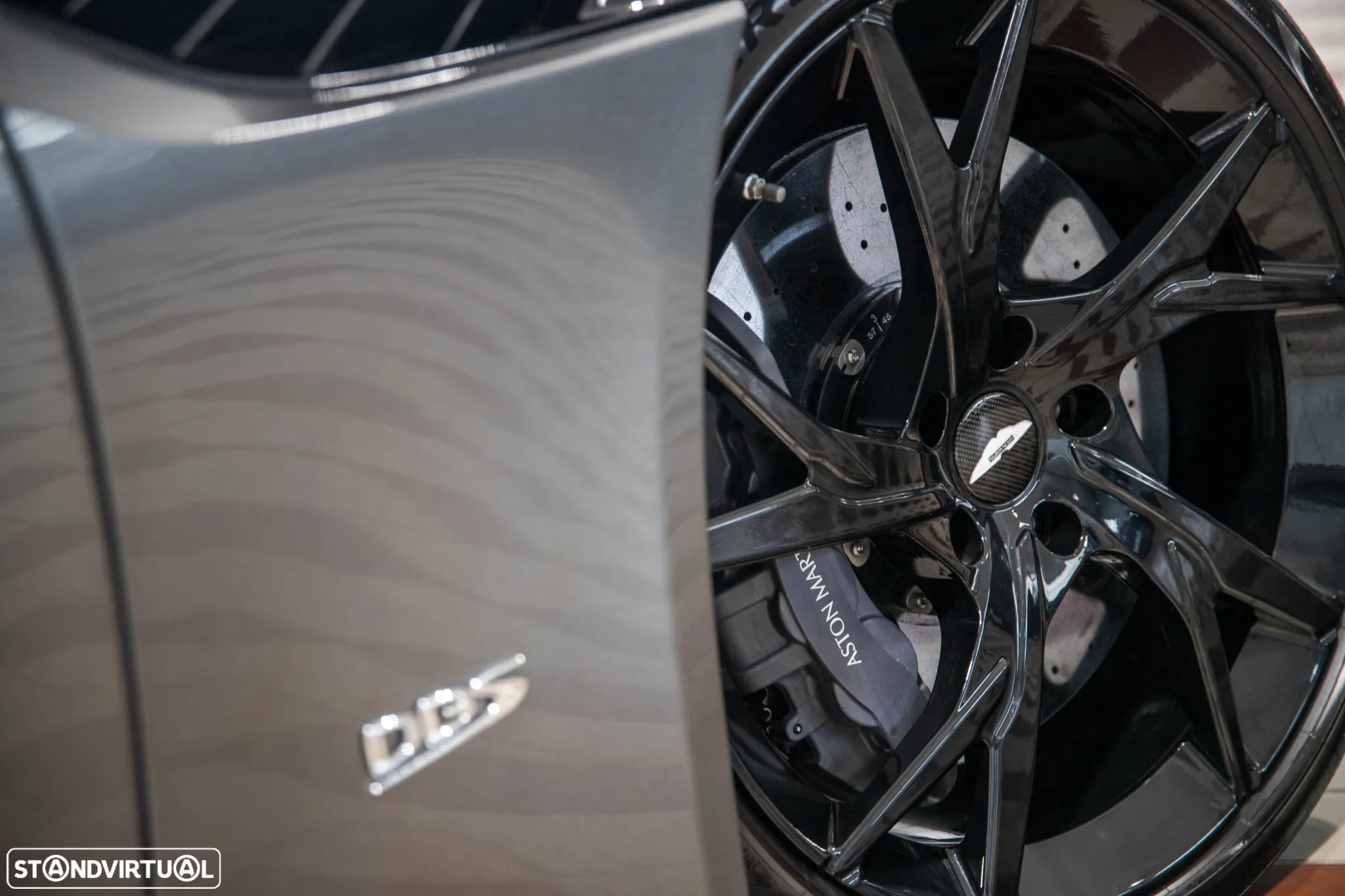 Aston Martin DBS Coupe Superleggera - 14