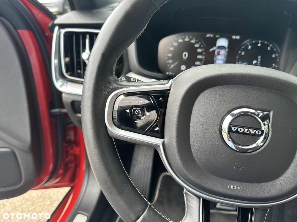 Volvo S60 B4 B R-Design - 28