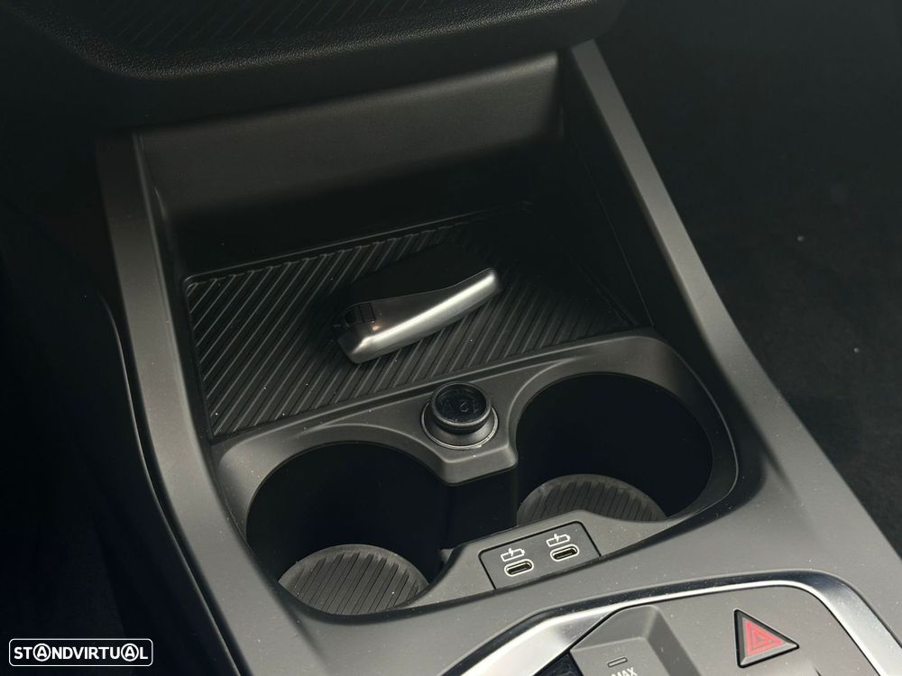 BMW 116 d Pack Desportivo M Auto - 23