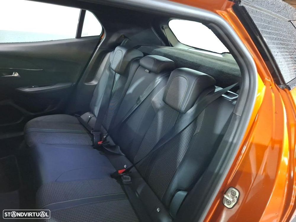 Peugeot 2008 1.5 BlueHDi GT EAT8 - 6