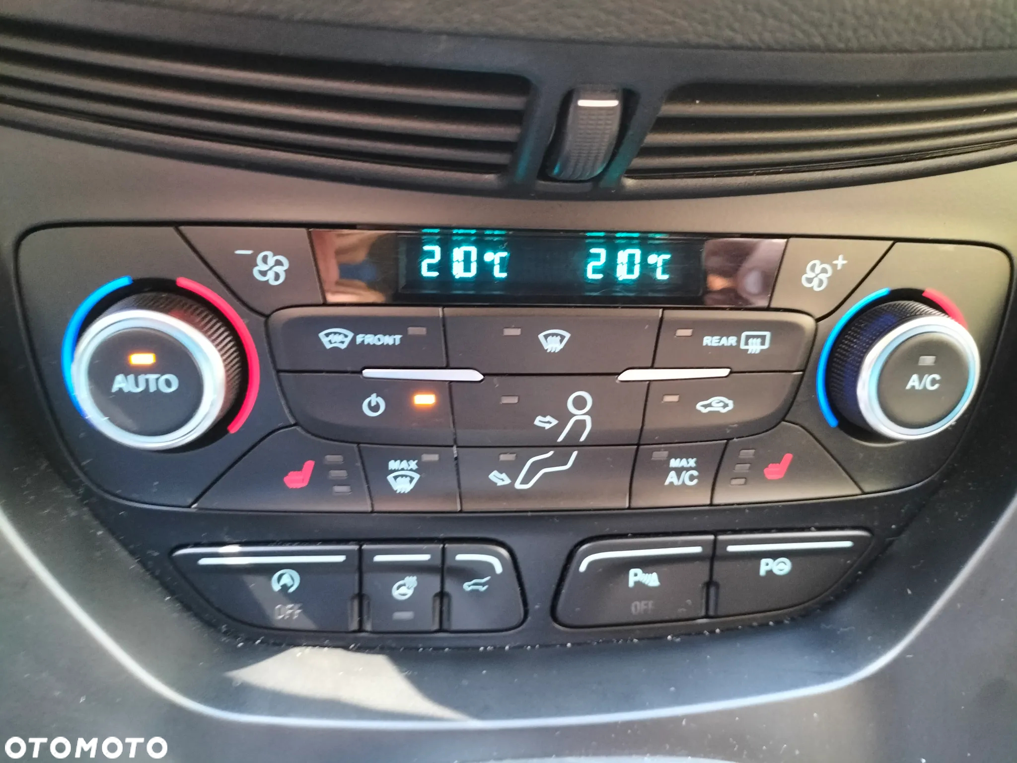 Ford Kuga 1.5 EcoBoost 2x4 Titanium - 20