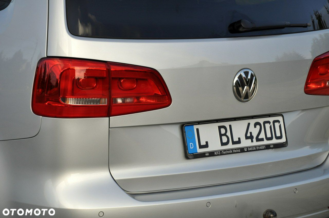 Volkswagen Touran - 16