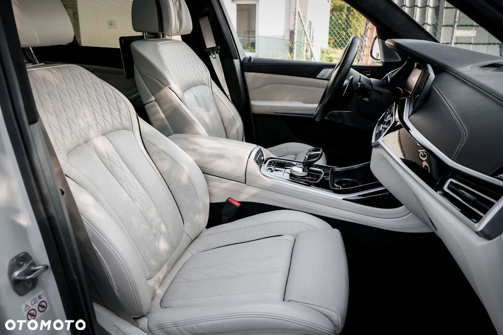 BMW X7 M50d - 30
