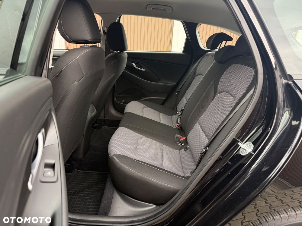 Hyundai i30 1.5 DPI Classic + - 10