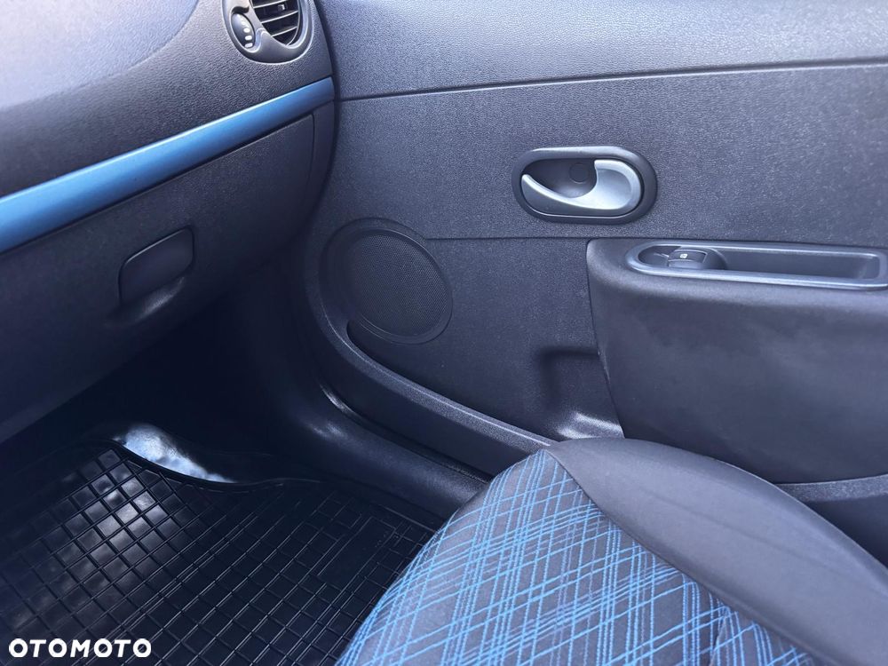 Renault Clio - 19