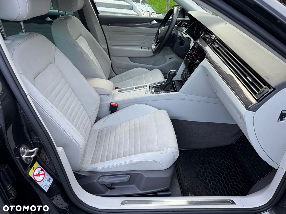 Volkswagen Passat 2.0 TSI Elegance DSG - 22