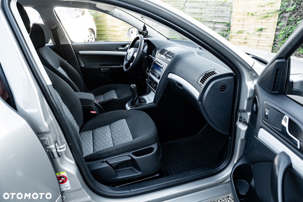 Skoda Octavia 1.6 - 24