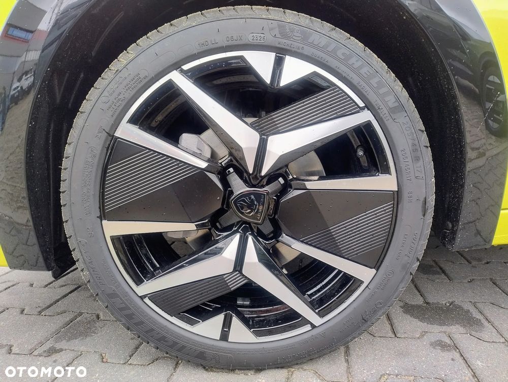 Peugeot 208 - 13