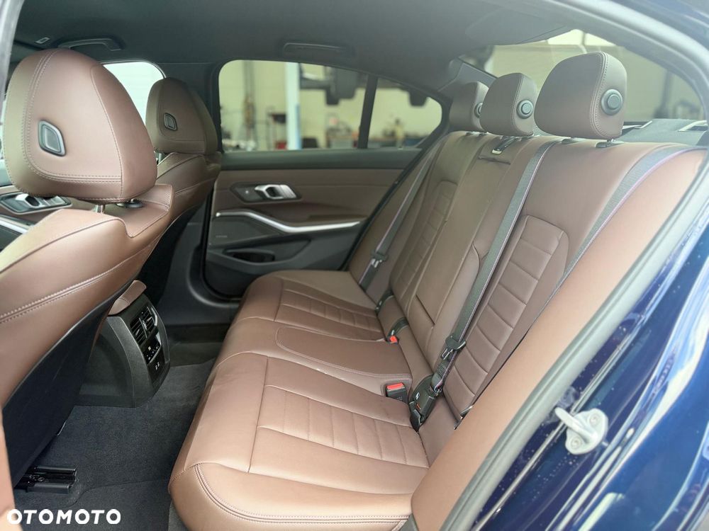 BMW Seria 3 - 32
