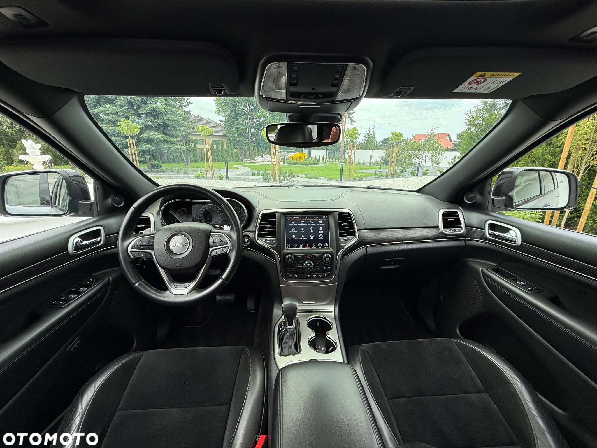 Jeep Grand Cherokee - 37