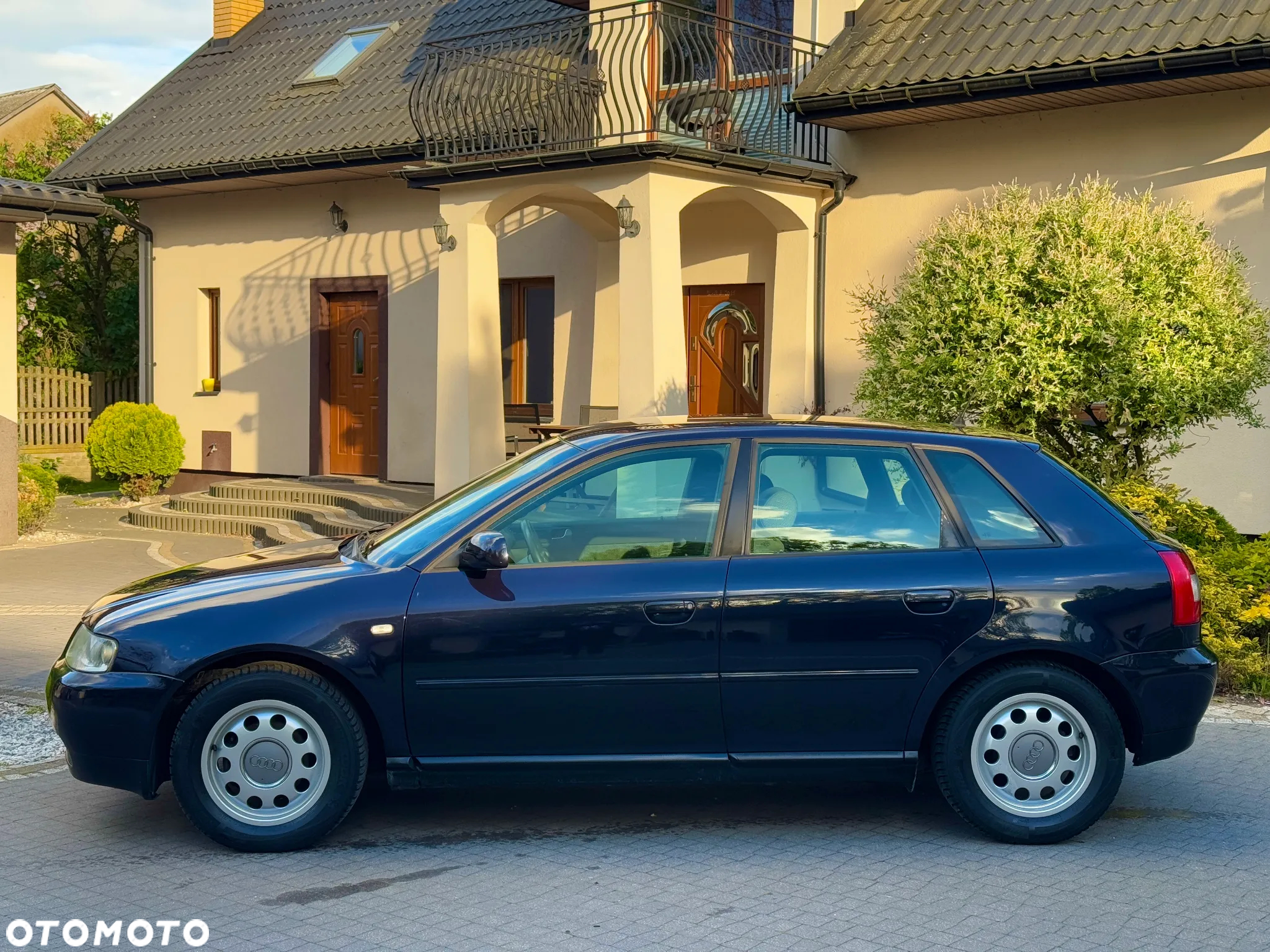 Audi A3 1.6 FSI Sportback Ambiente - 3
