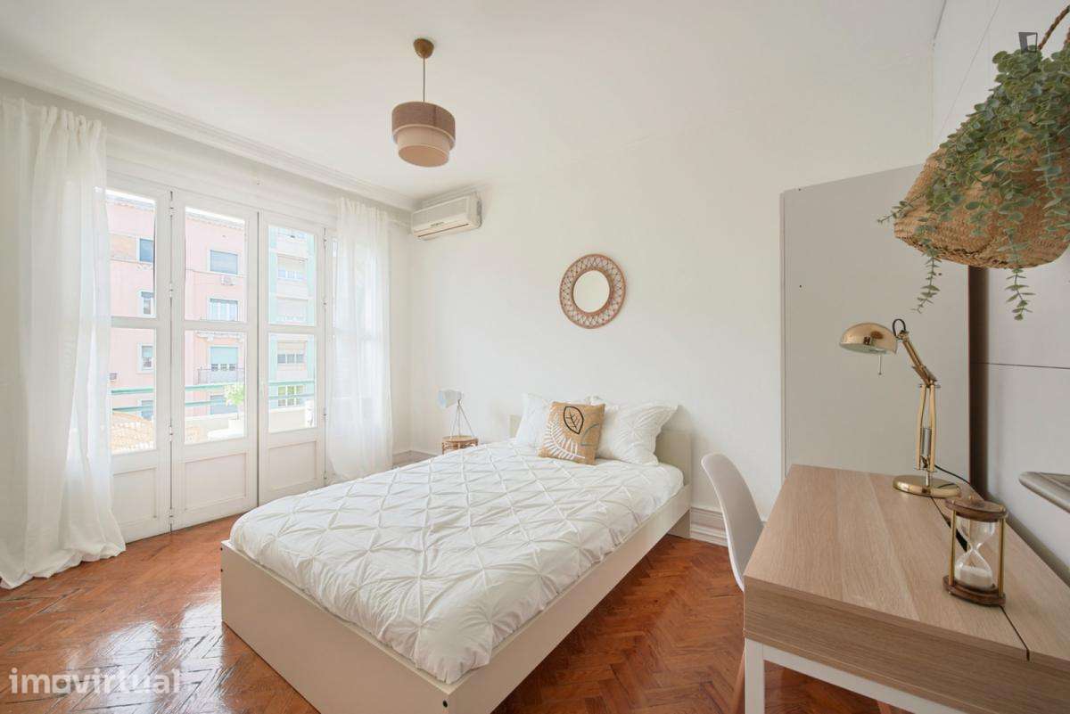 Quarto - localizado em Marquês de Pombal Lisbon - Grande imagem: 3/60