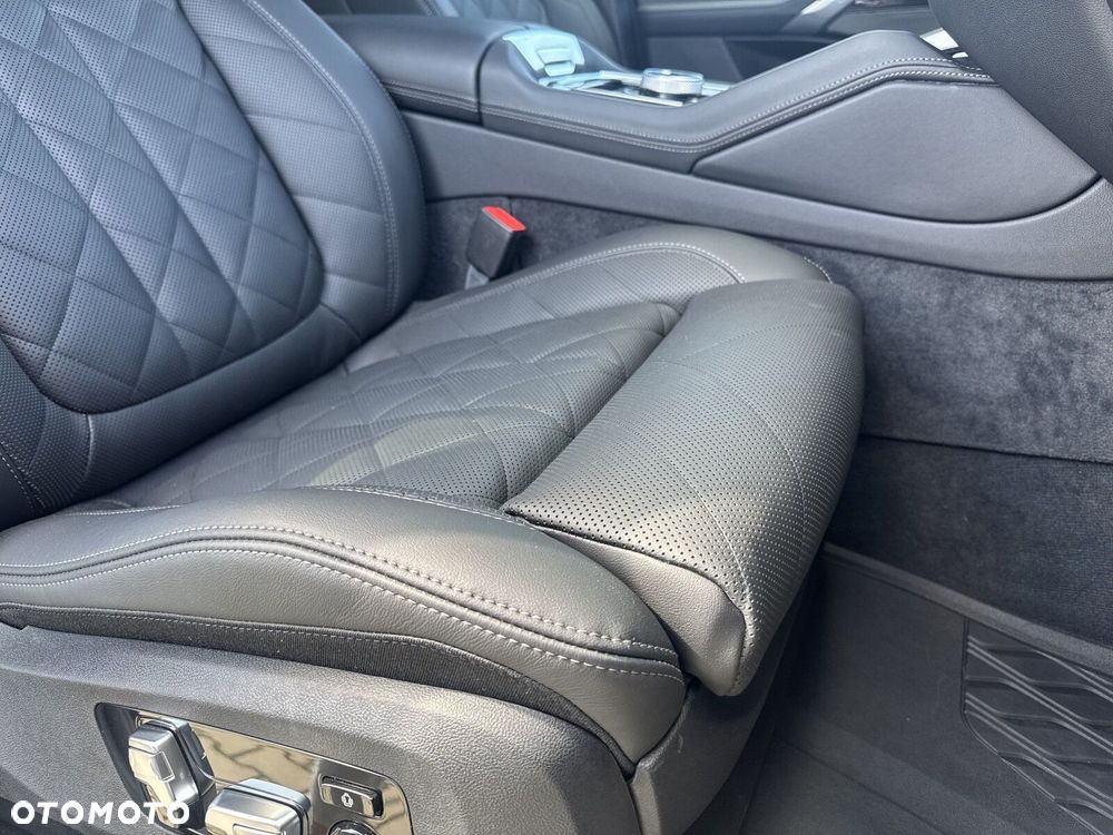 BMW X6 xDrive40d mHEV - 26