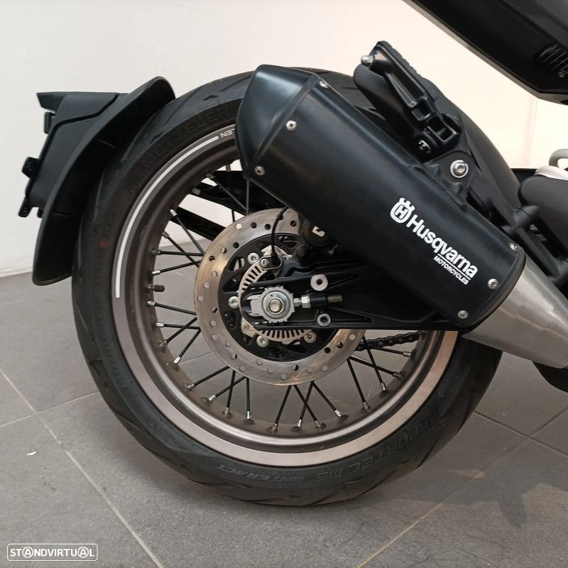 Husqvarna Vitpilen 401 - 5