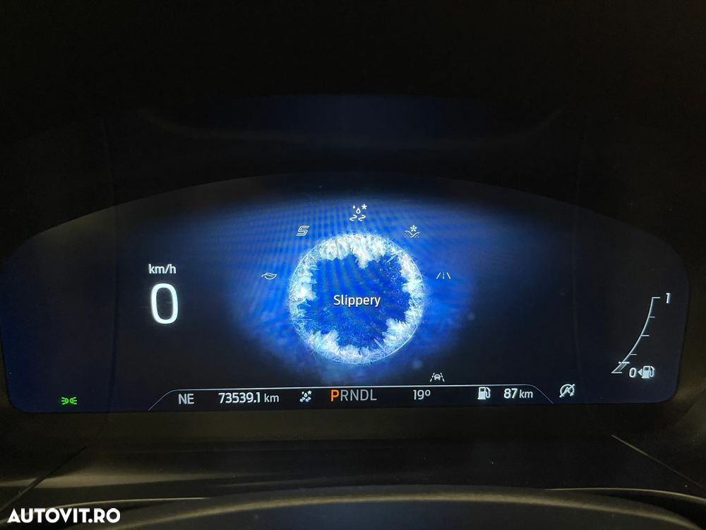 Ford Kuga 2.0 EcoBlue A8 AWD Titanium - 32