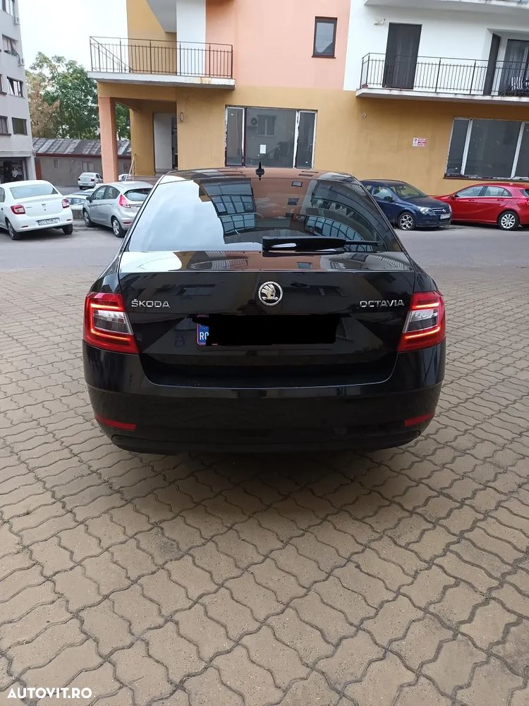 Skoda Octavia 2.0 TDI DSG Ambition - 4