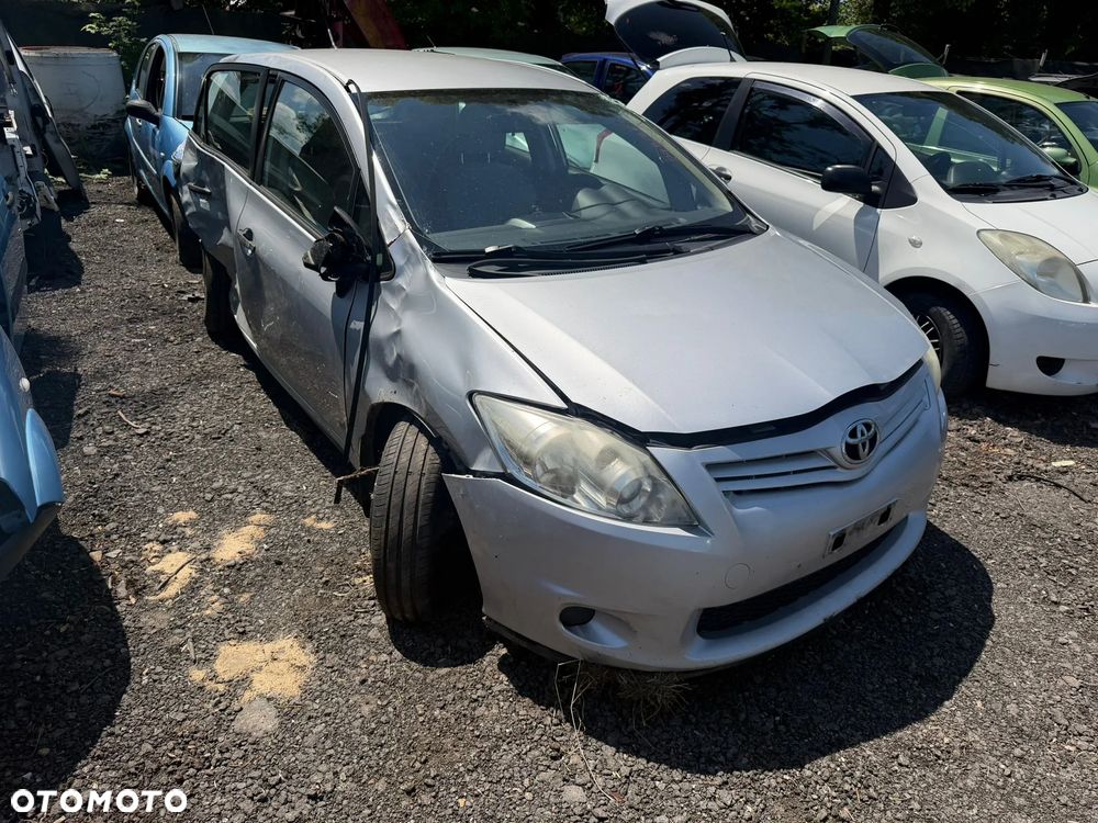 Toyota Auris  NA CZĘŚCI Kolor: 1F7 - 2
