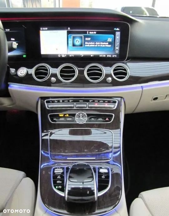 Mercedes-Benz Klasa E 300 d 9G-TRONIC - 30