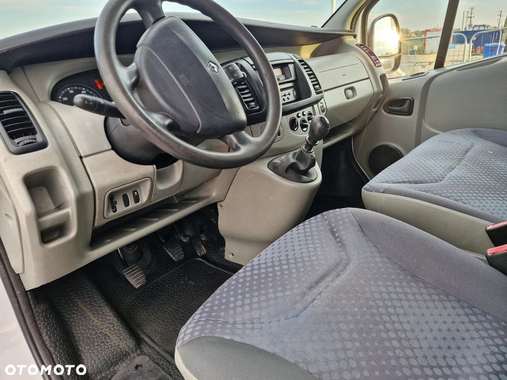 Renault TRAFIC - 9