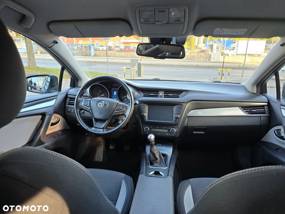Toyota Avensis 2.0 D-4D Premium - 20