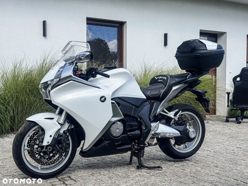 Honda VFR - 2