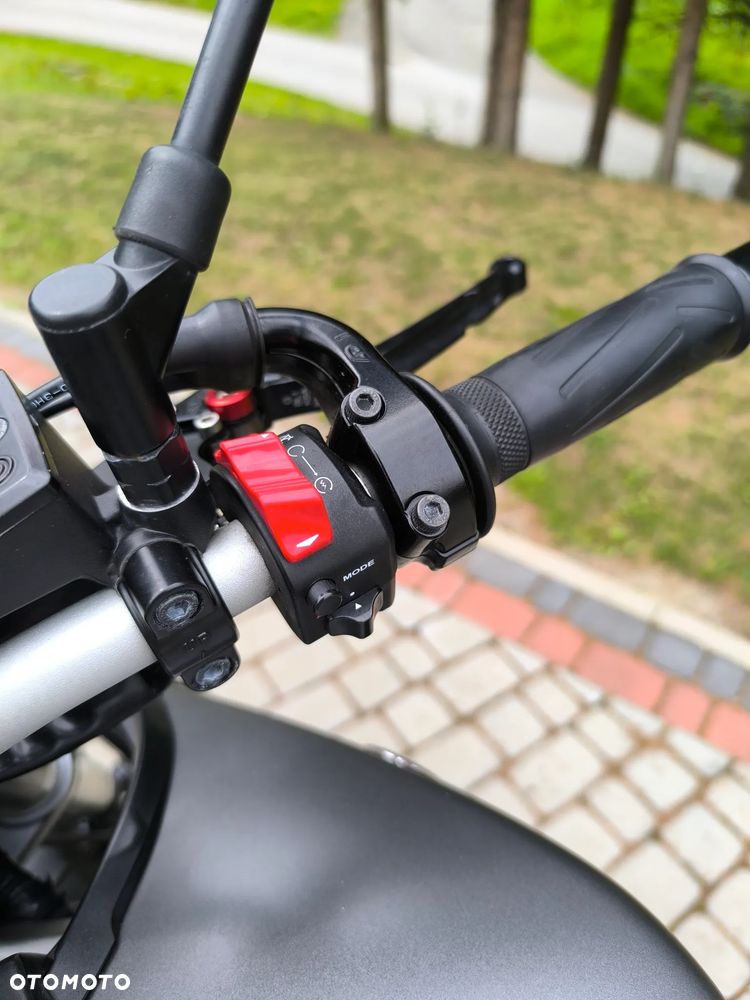 Yamaha MT - 16