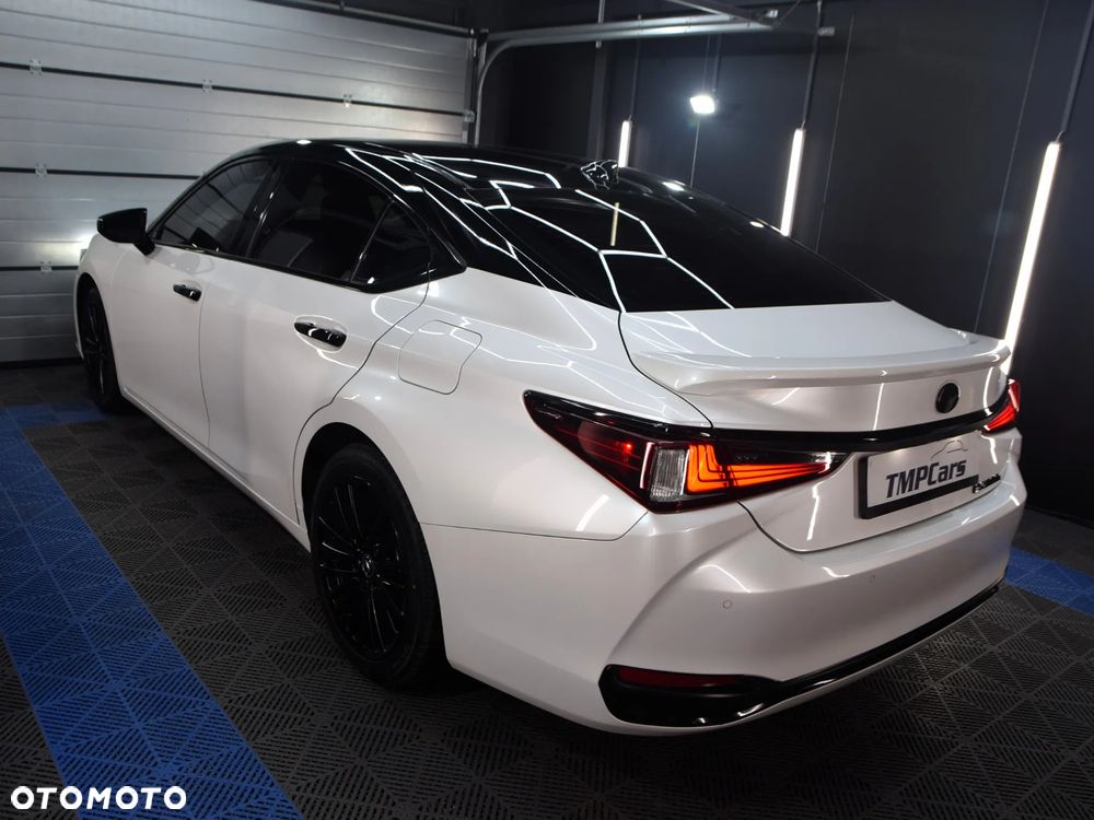 Lexus ES 300h Business Line - 37