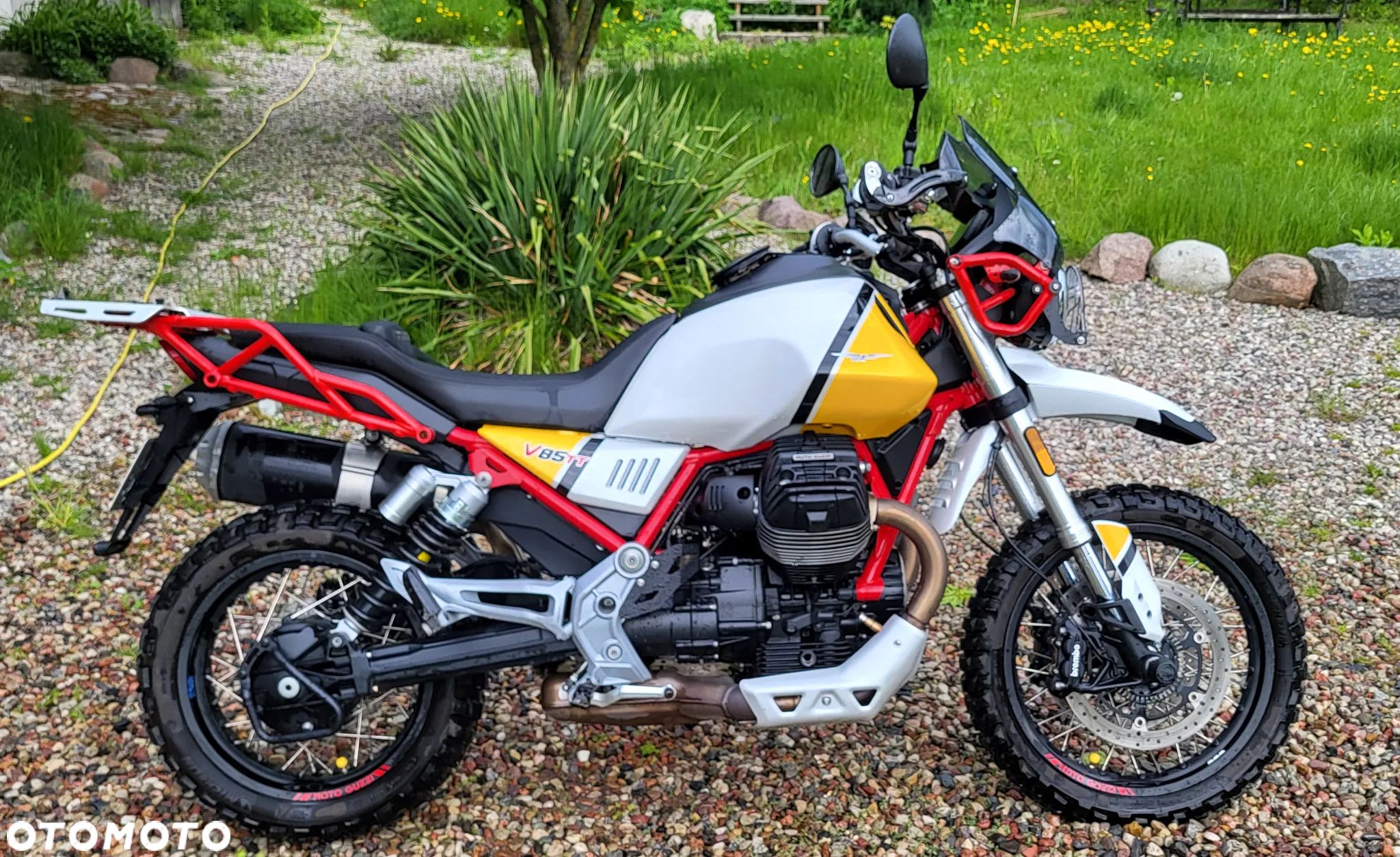 Moto Guzzi V85 - 1