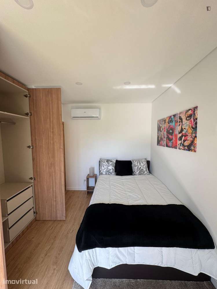 Quarto - localizado em Paranhos Porto - Grande imagem: 4/15