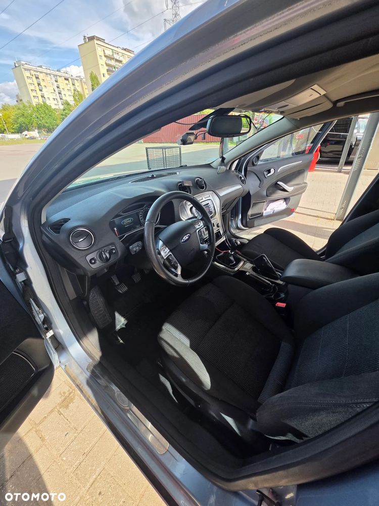 Ford Mondeo 2.0 TDCi Ambiente - 4