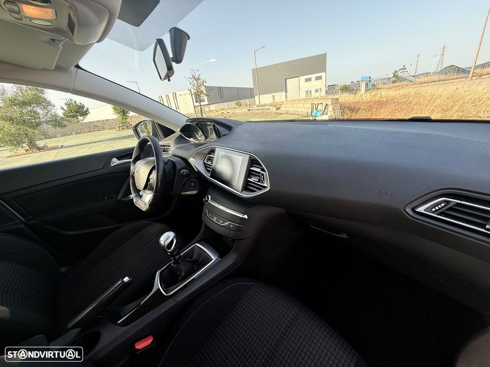 Peugeot 308 BlueHDi 130 Black Edition - 24