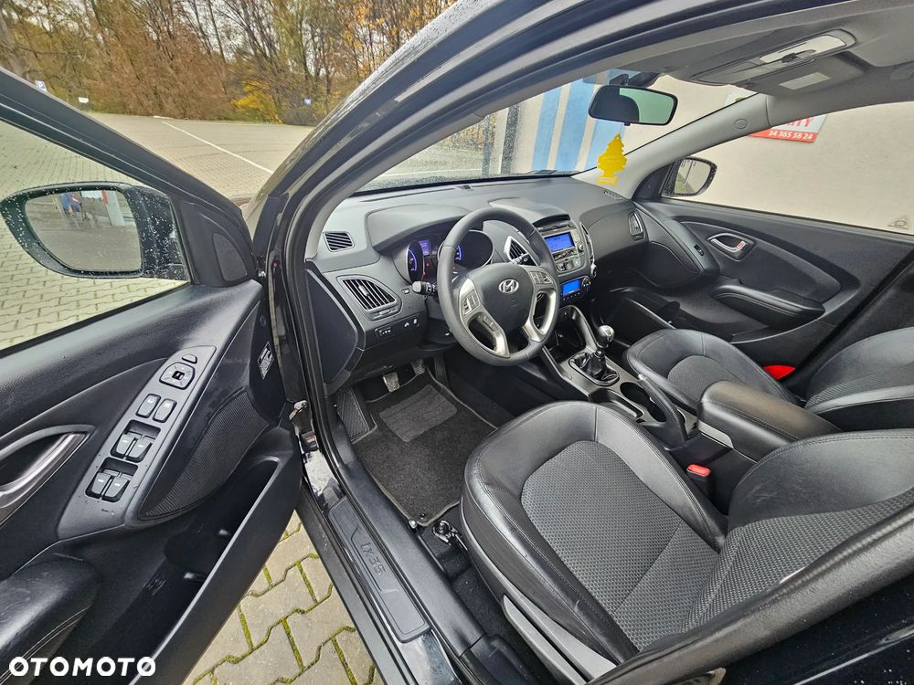 Hyundai ix35 1.7 CRDi 2WD blue Finale Gold - 26