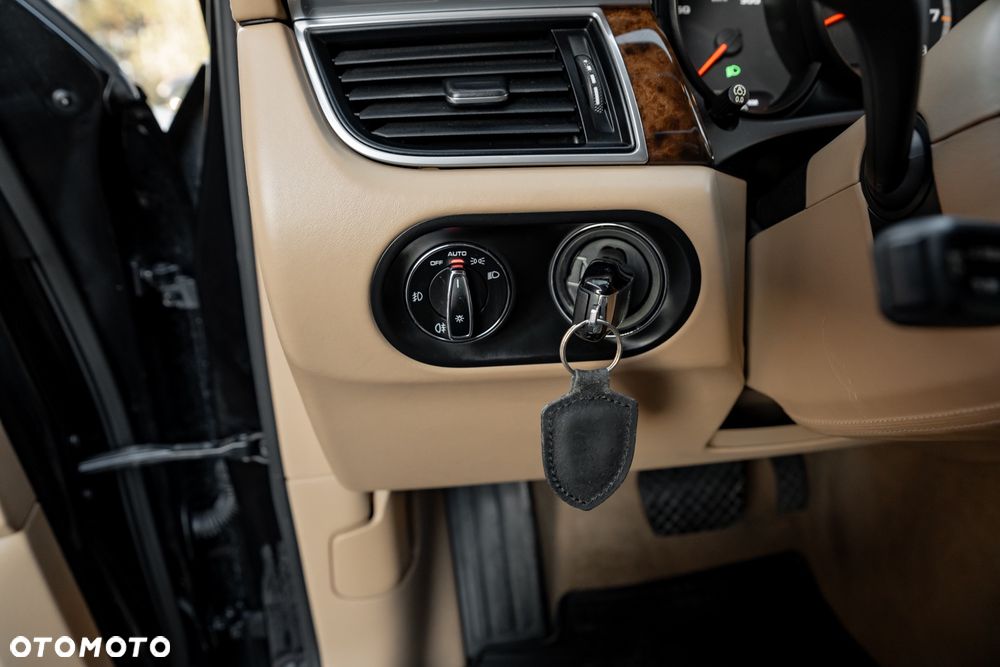 Porsche Macan Turbo - 27